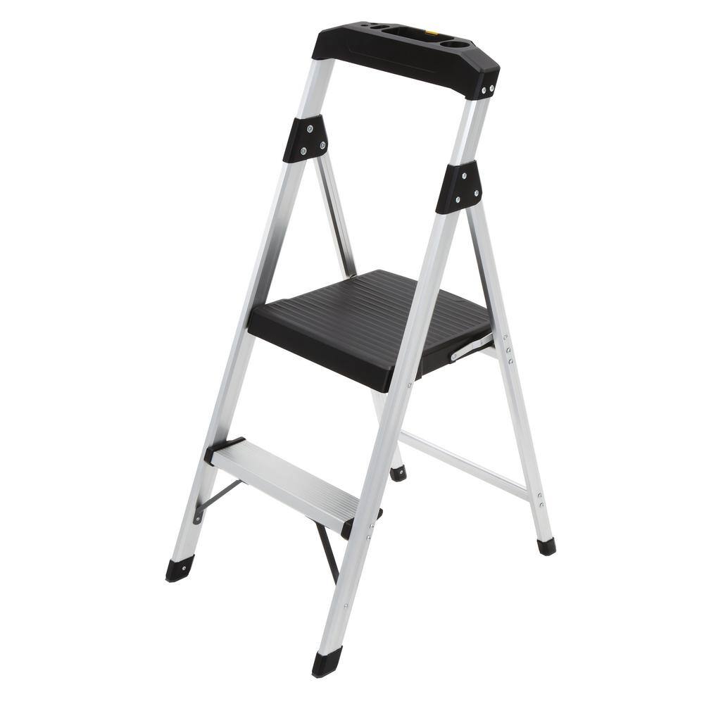 What are features to look for in bed step stools for adults?