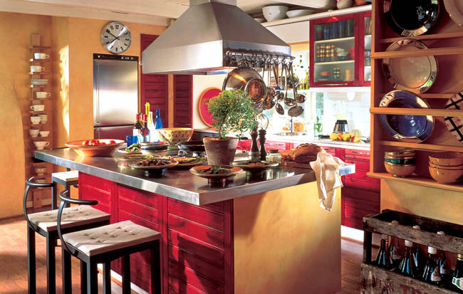 Rustic meets contemporary in this eclectic kitchen
