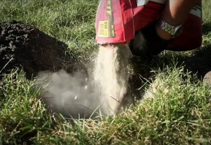 Fill holes with concrete - Install Chain Link Fence Fill holes with concrete - Install Chain Link Fence