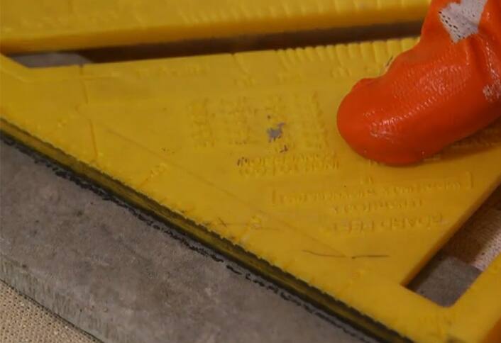 Score old tile - Replacing Tile Your Floor Score old tile - Replacing Tile Your Floor