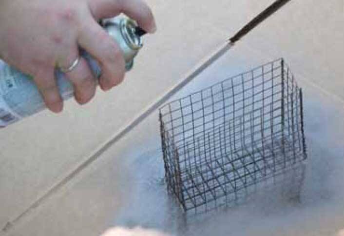Spray pain box - Suet Bird Feeder Spray pain box - Suet Bird Feeder