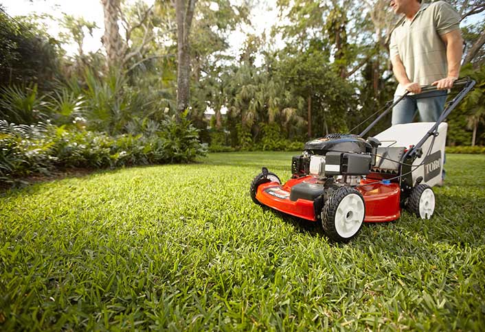What are some tips for choosing a good cordless electric lawn mower?