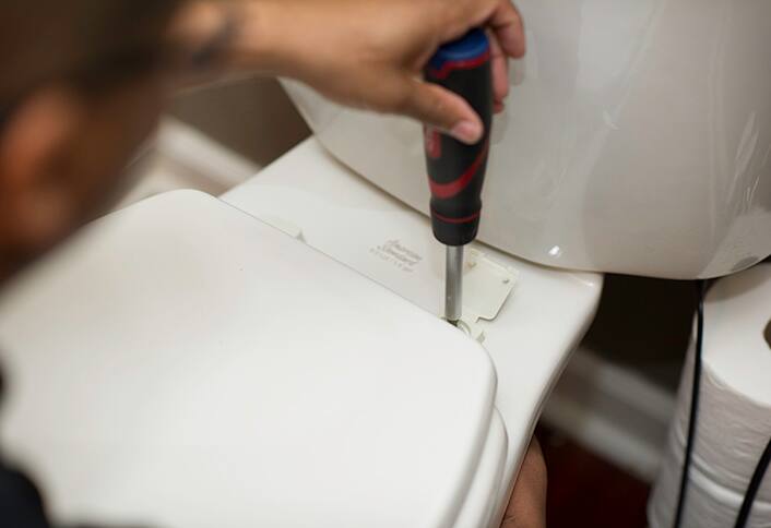 toilet minor seat adjust adjustments tighten pg bolt repair loose repairs learn fix screwdriver