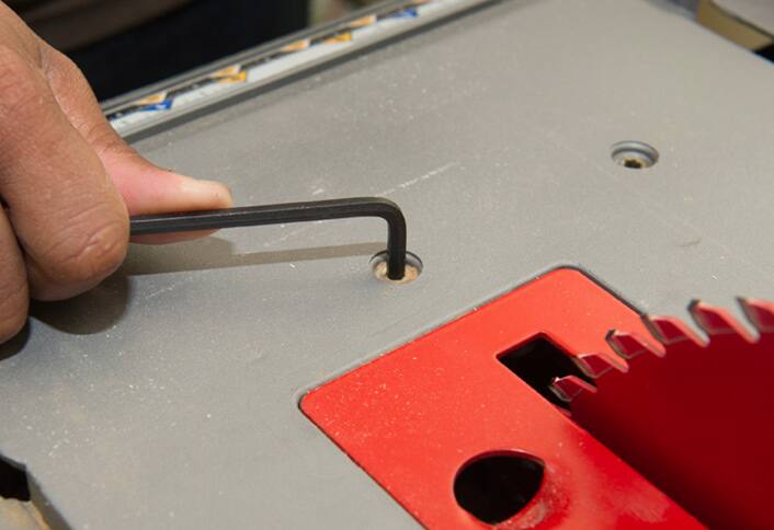Make adjustments - Table Saw Alignment Make adjustments - Table Saw Alignment