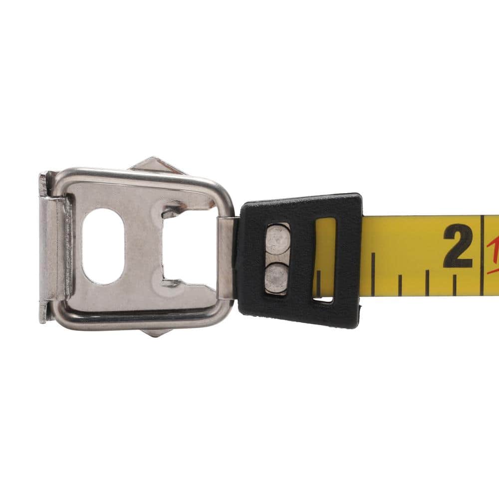 Measuring tape with a kink-resistant blade